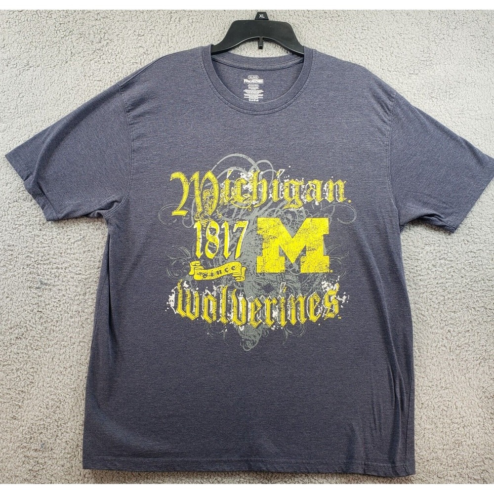 Michigan Wolverines Shirt Men's XL Crew Neck T-Shirt Distress Look Comfo